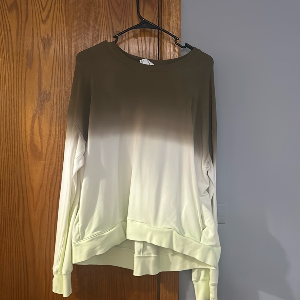 Green ombre all in motion crewneck with pockets